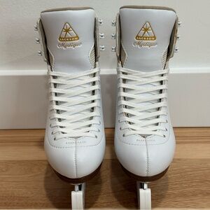 Jackson Ultima Mystique JS1491 Ladies Girls White Figure Ice Skates Size 3.5 C